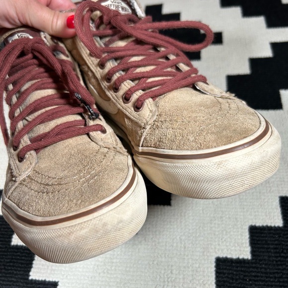 Rad VANS high top sneakers!! - Picture 3 of 10